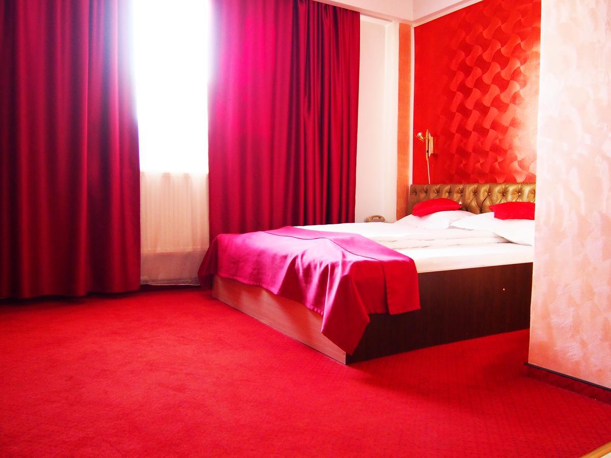 Asia Hotel Târgu Jiu Esterno foto