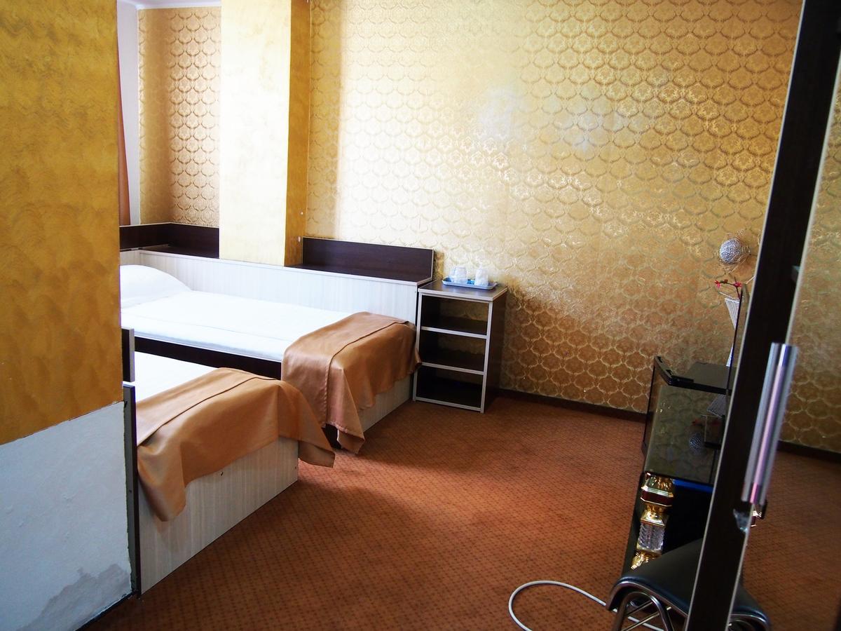 Asia Hotel Târgu Jiu Esterno foto