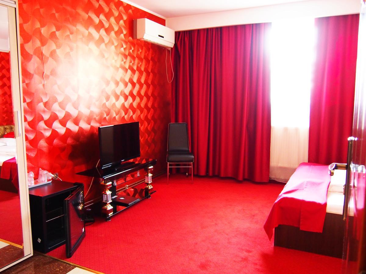 Asia Hotel Târgu Jiu Esterno foto