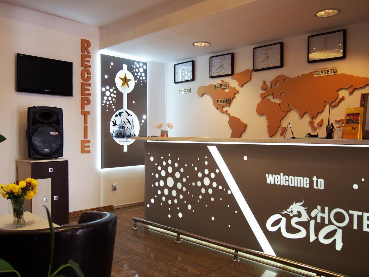 Asia Hotel Târgu Jiu Esterno foto
