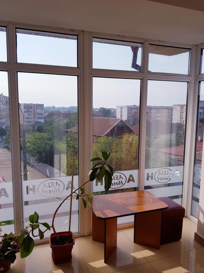 Asia Hotel Târgu Jiu Esterno foto